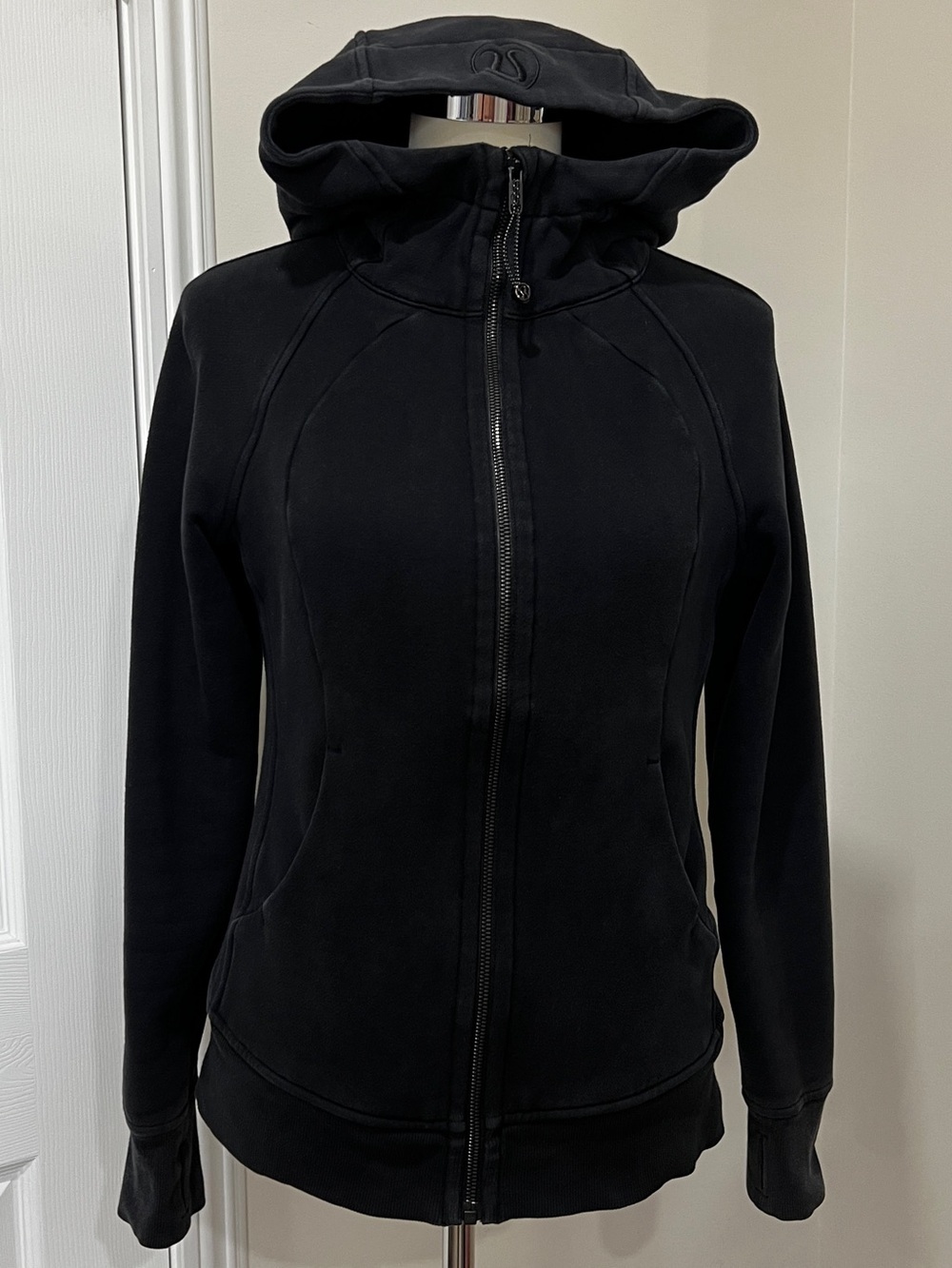 Lululemon Scuba Hoodie Cotton Fleece Black Size 6 Long Sleeve Comfy Long Sleeve
